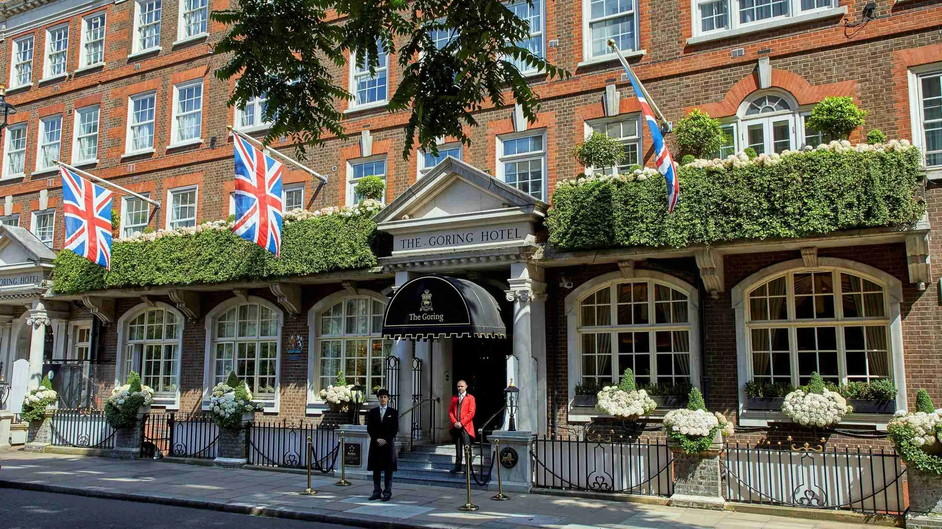 Hotels Toplists - Queen Elizabeth II - Her Majesty's Favourite Hotels