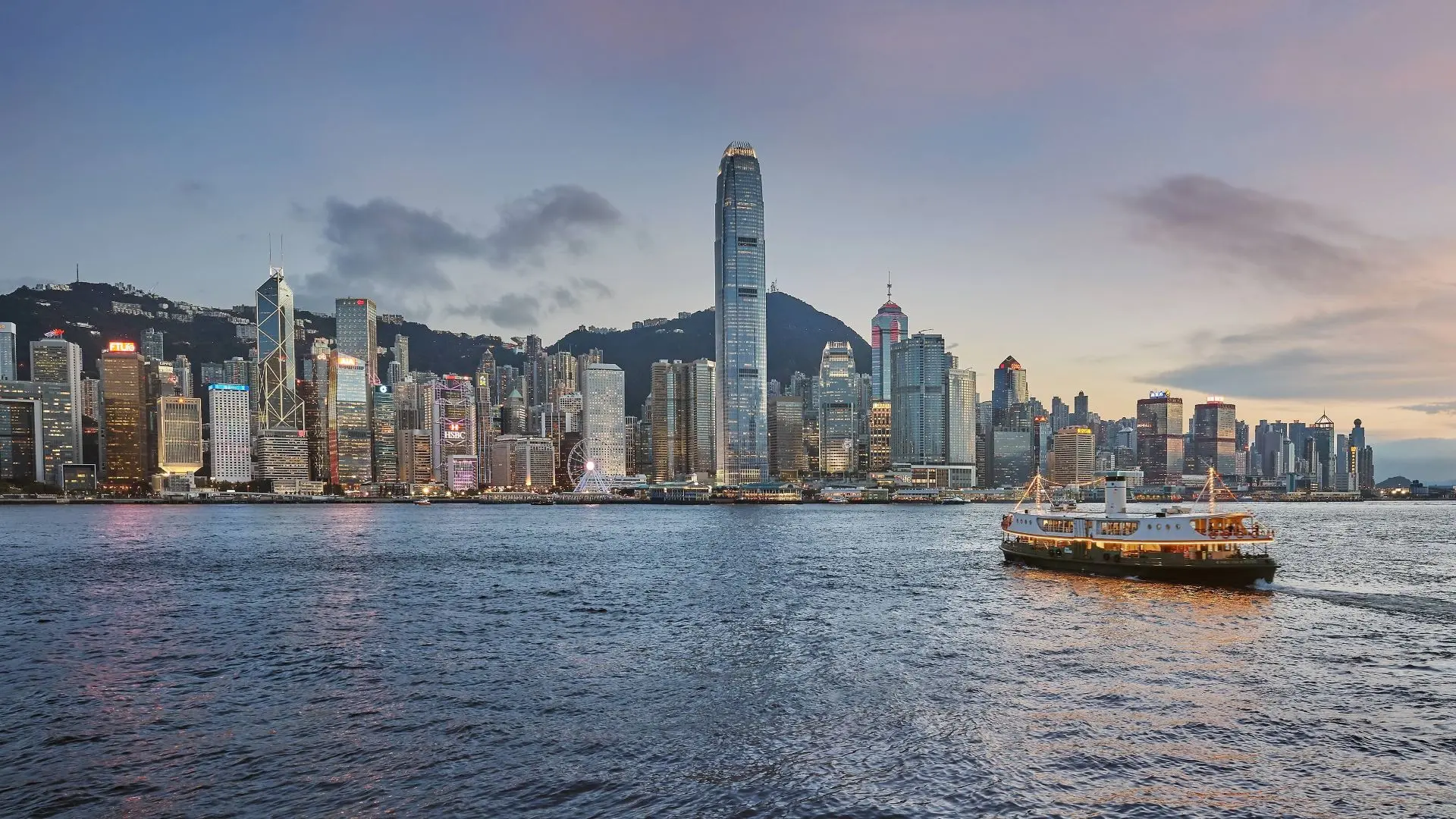 Hotel review Location' - The Landmark Mandarin Oriental Hong Kong - 0