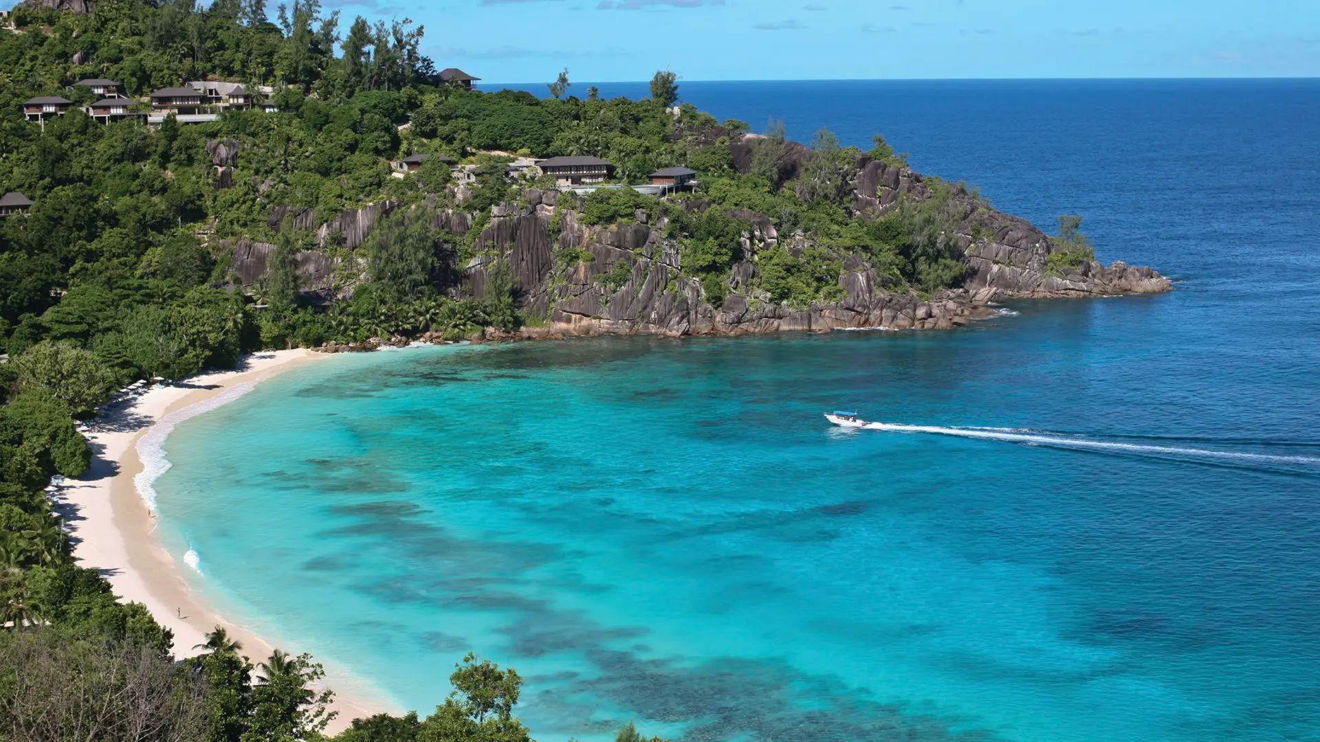 Hotel review Location' - Four Seasons Resort Seychelles - 0