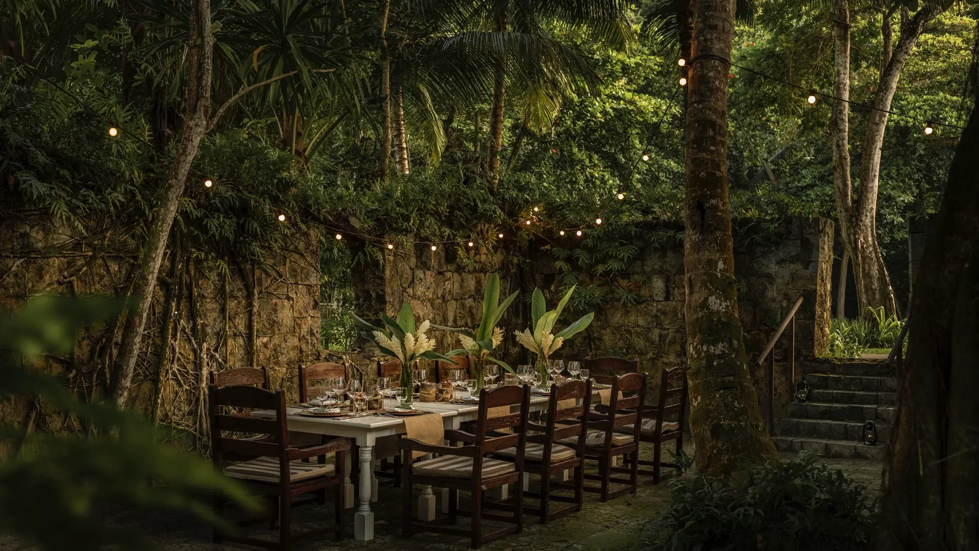 Hotel review Restaurants & Bars' - Four Seasons Resort Seychelles - 1