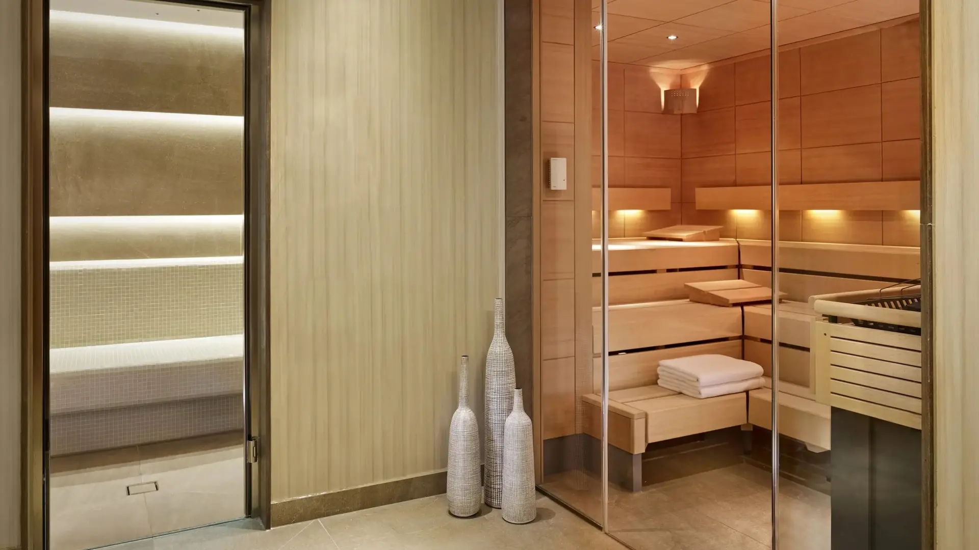 Hotel review Service & Facilities' - The Ritz-Carlton, Berlin - 3