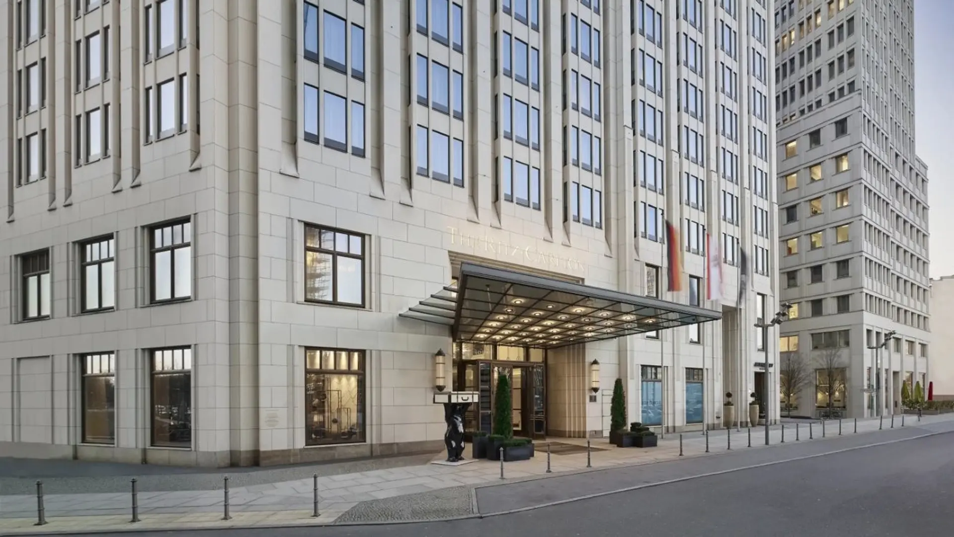 Hotel review Location' - The Ritz-Carlton, Berlin - 0