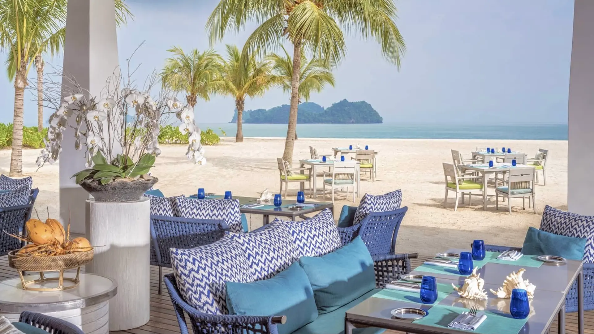 Hotel review Restaurants & Bars' - Four Seasons Resort Langkawi - 4