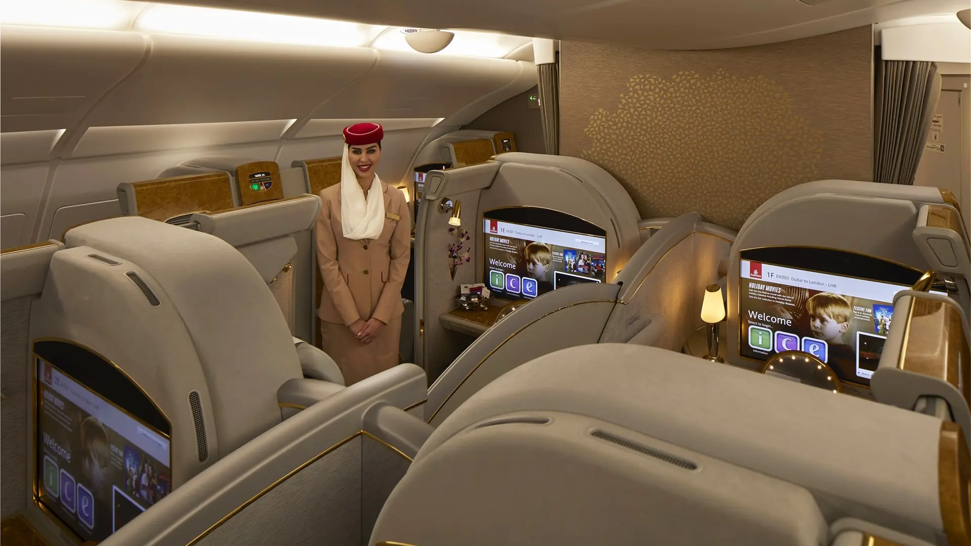 Airline review Cabin & Seat - Emirates - 2