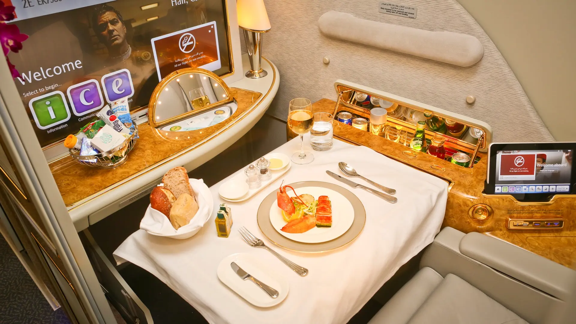 Airline review Cuisine - Emirates - 0