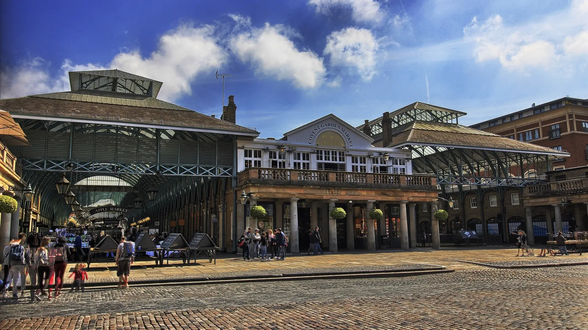 People exploring the Covent Garden