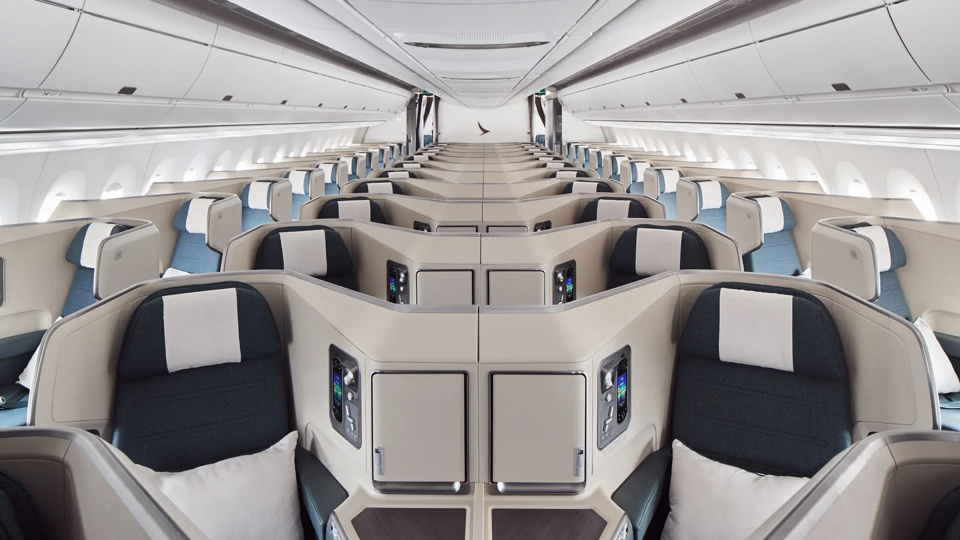 Airline review Cabin & Seat - Cathay Pacific - 1