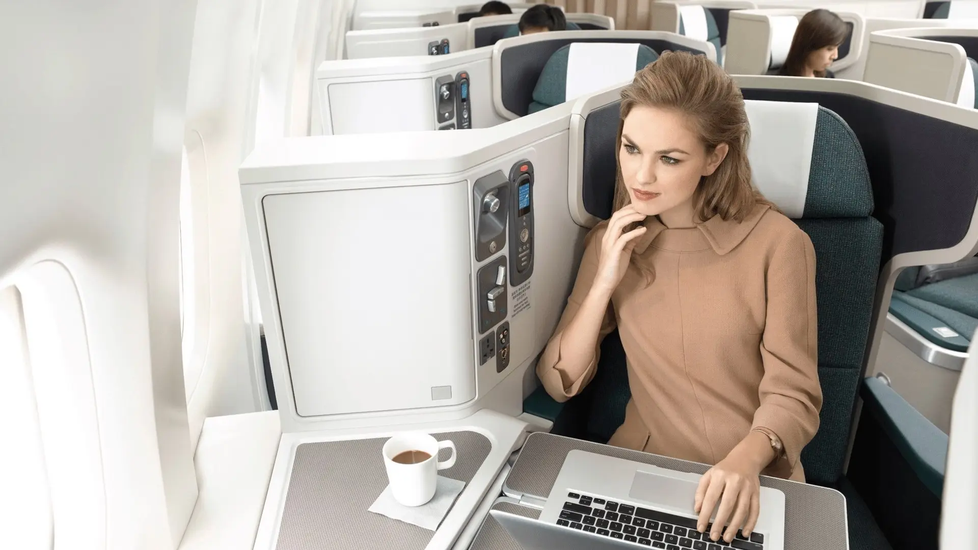 Airline review Cabin & Seat - Cathay Pacific - 0
