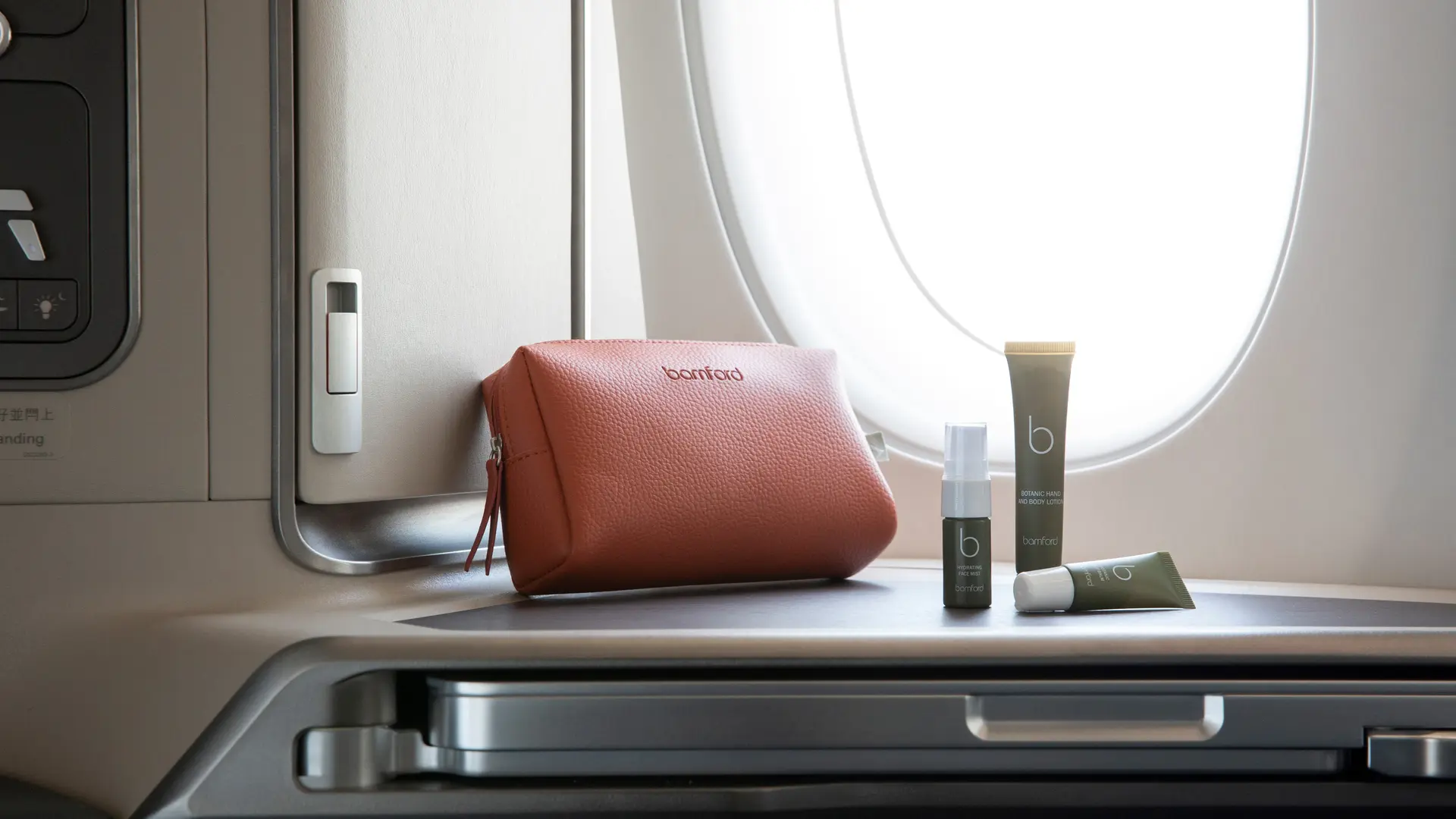 Airline review Amenities & Facilities - Cathay Pacific - 1