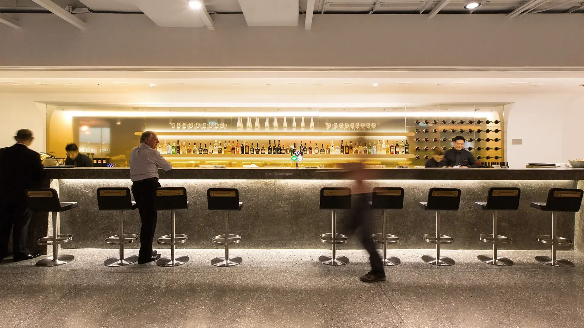 Qantas - International London Lounge, Heathrow Airport, London - Bar