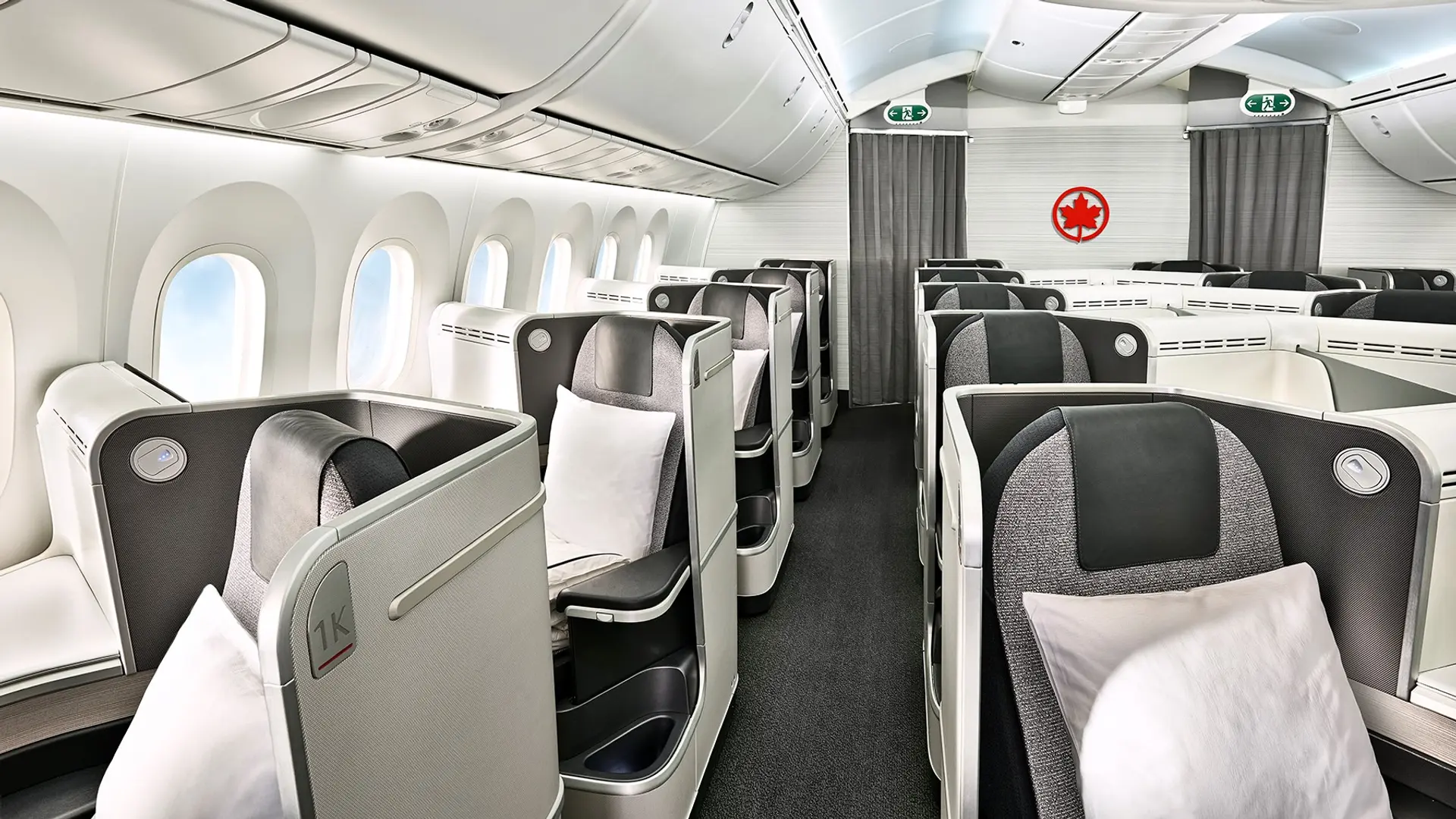 Airline review Cabin & Seat - Air Canada - 0