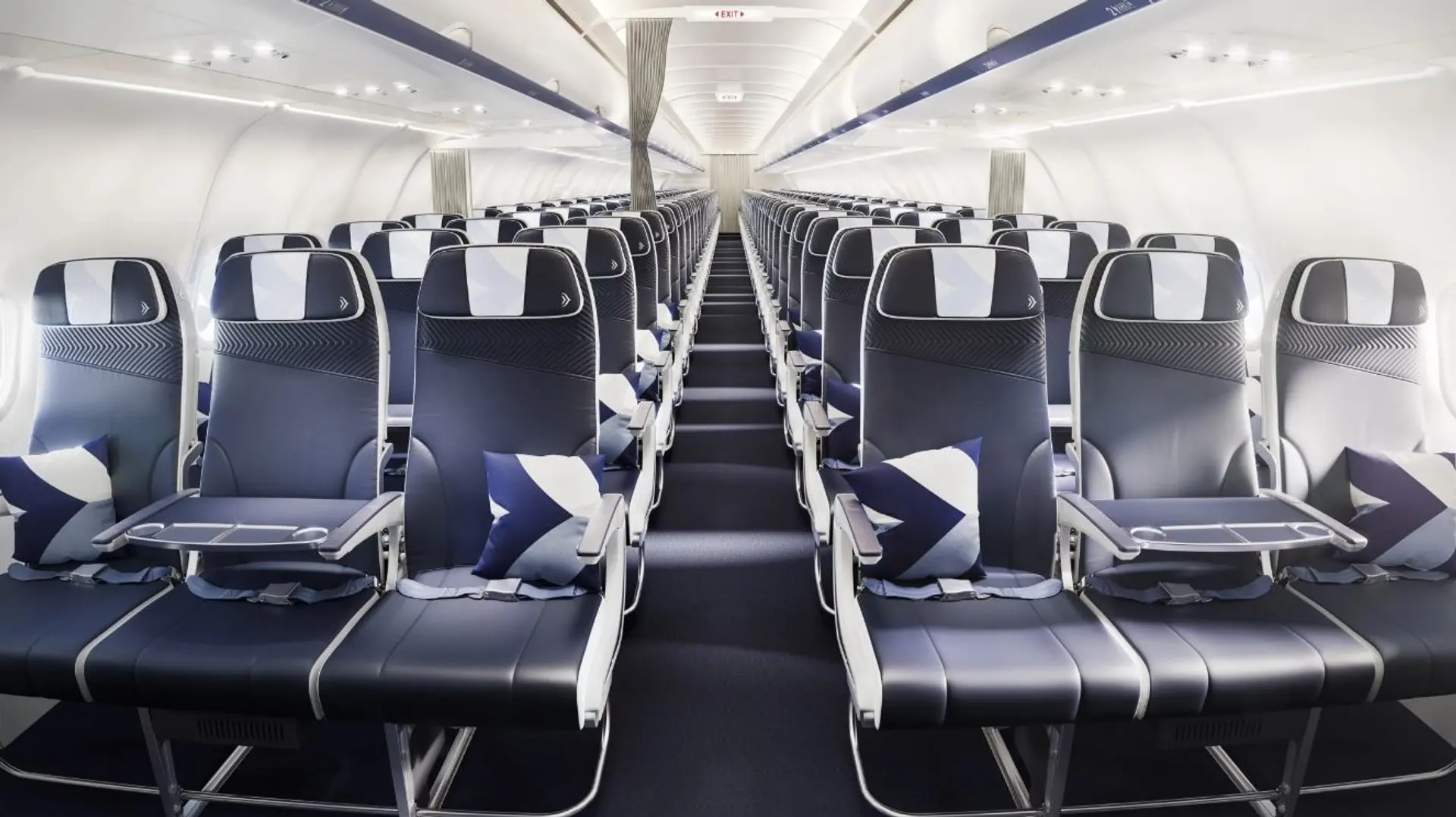 Airline review Cabin & Seat - Aegean Airlines - 0
