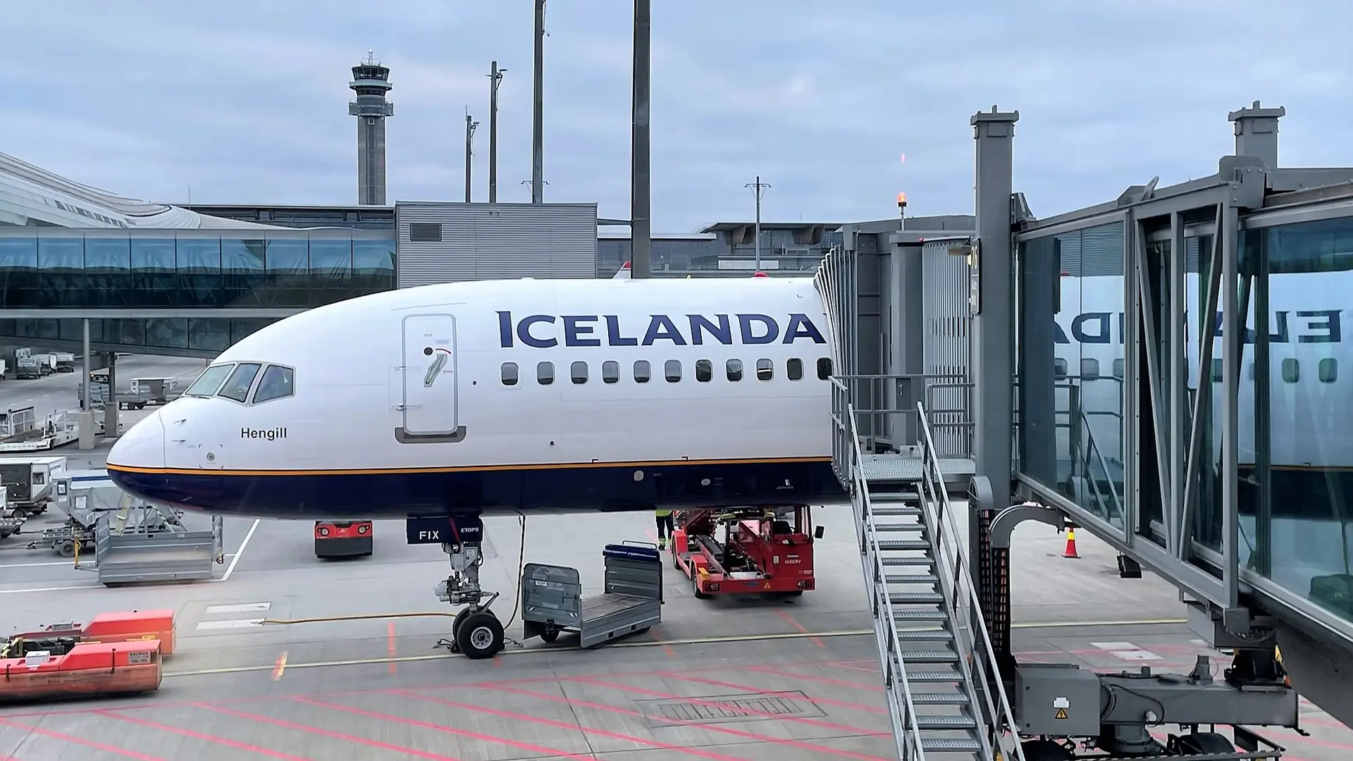 Airline review Airport experience - Icelandair - 9