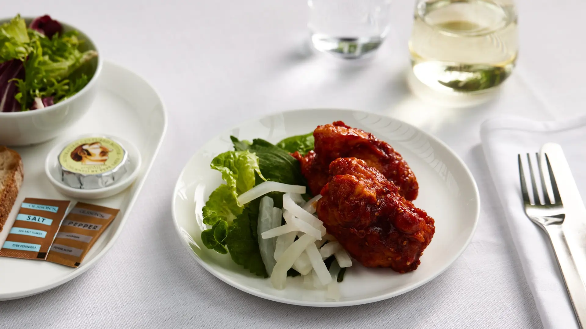 Airlines News - Qantas - larger portions & new menus - inflight & lounges