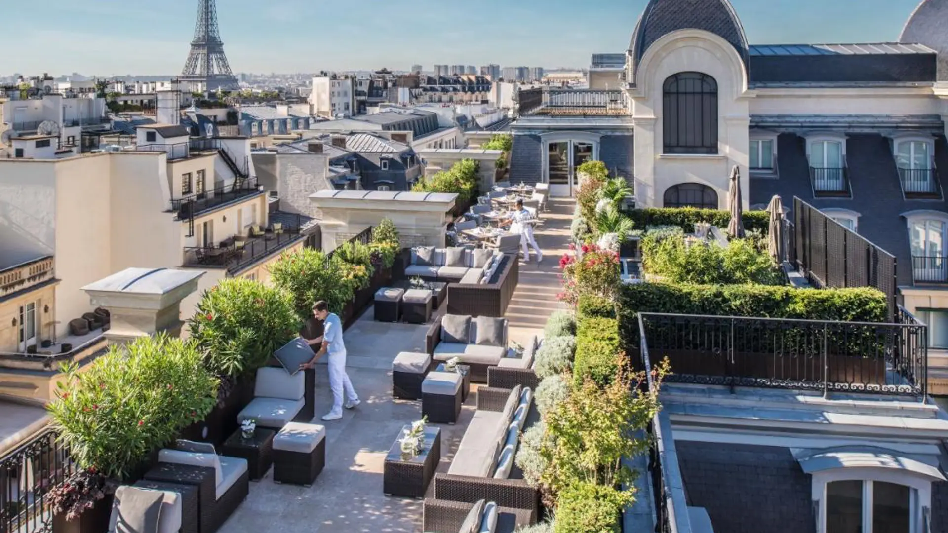 Destinations Toplists - 9 Best Rooftop Bars in Paris