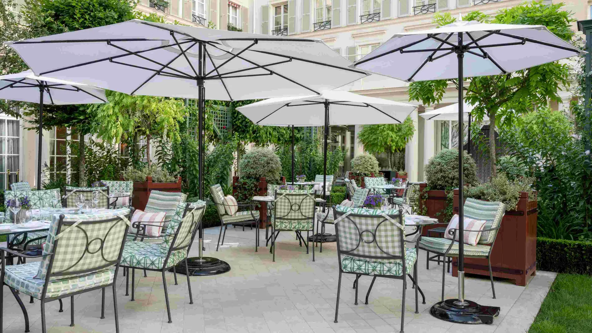 Hotel review Restaurants & Bars' - Le Bristol Paris - 0