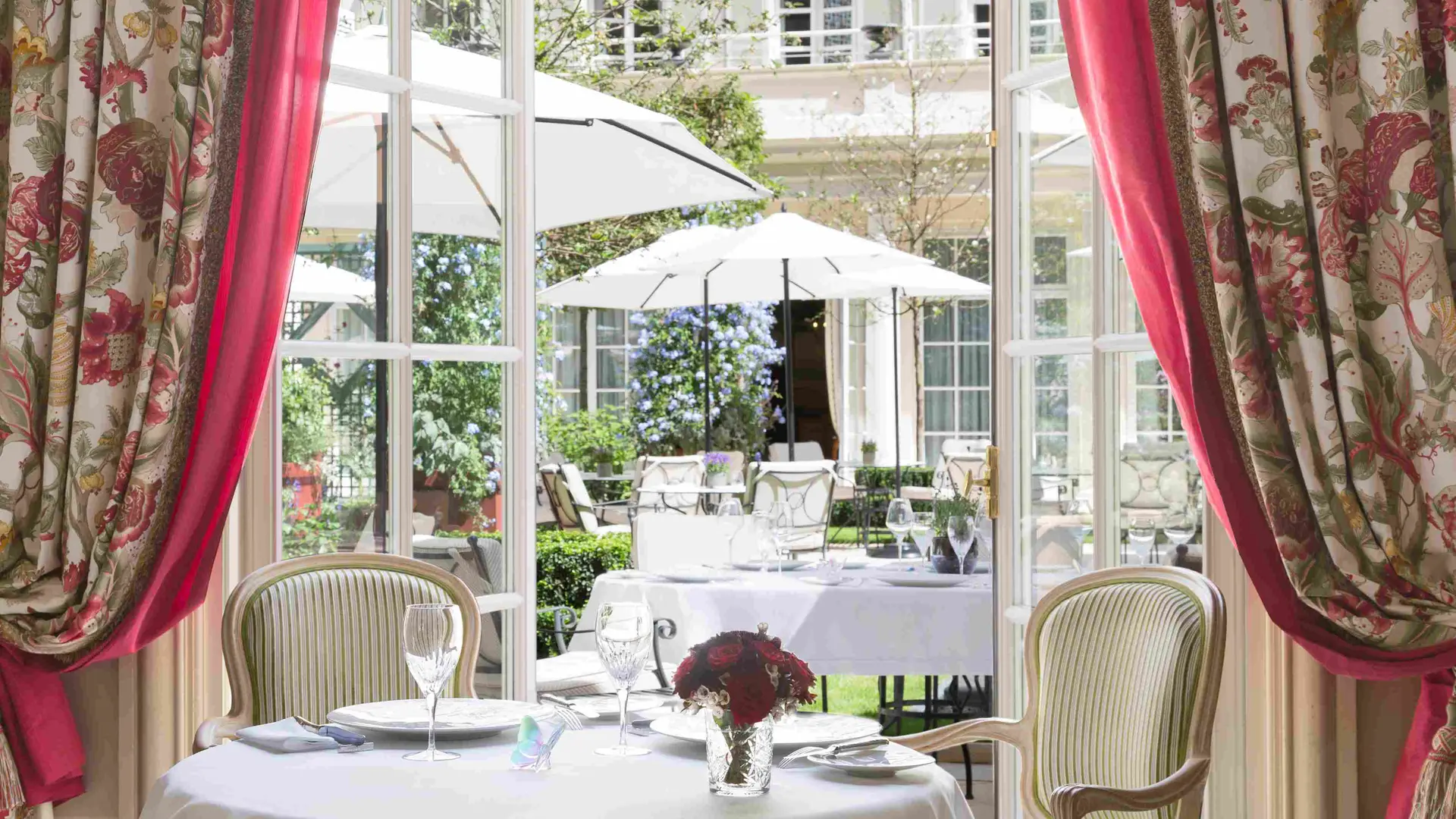 Hotel review Restaurants & Bars' - Le Bristol Paris - 2