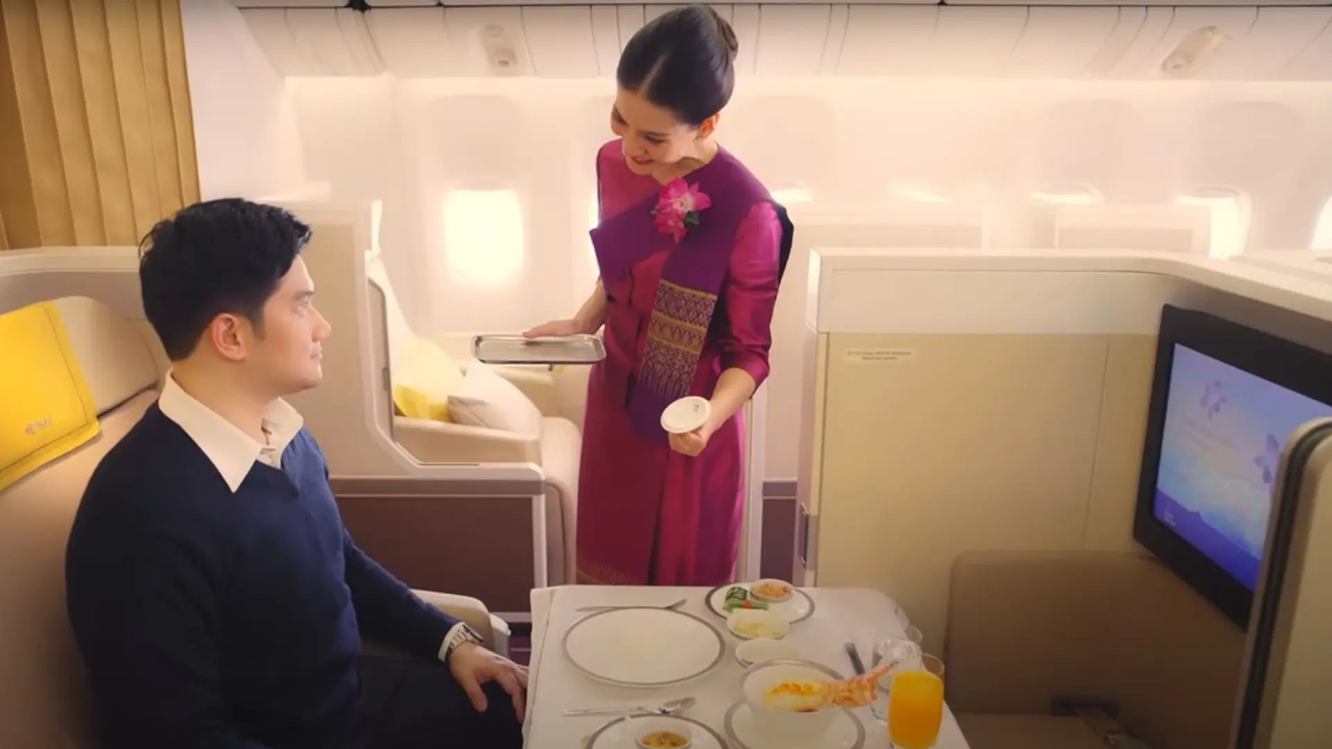 Airline review Service - Thai Airways - 0