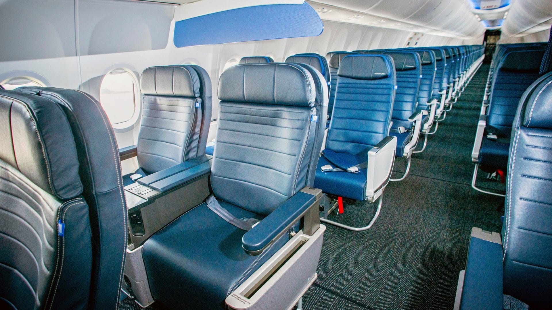 Airline review Airport experience - United Airlines - 10