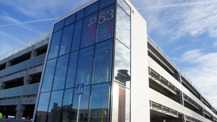 Nytt parkeringshus invigt vid terminal 5 på Arlanda flygplats