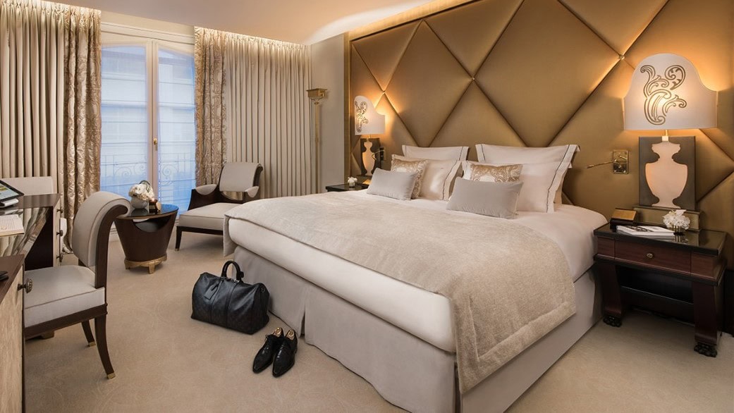 hotel room at hotel barriere le fouquet´s
