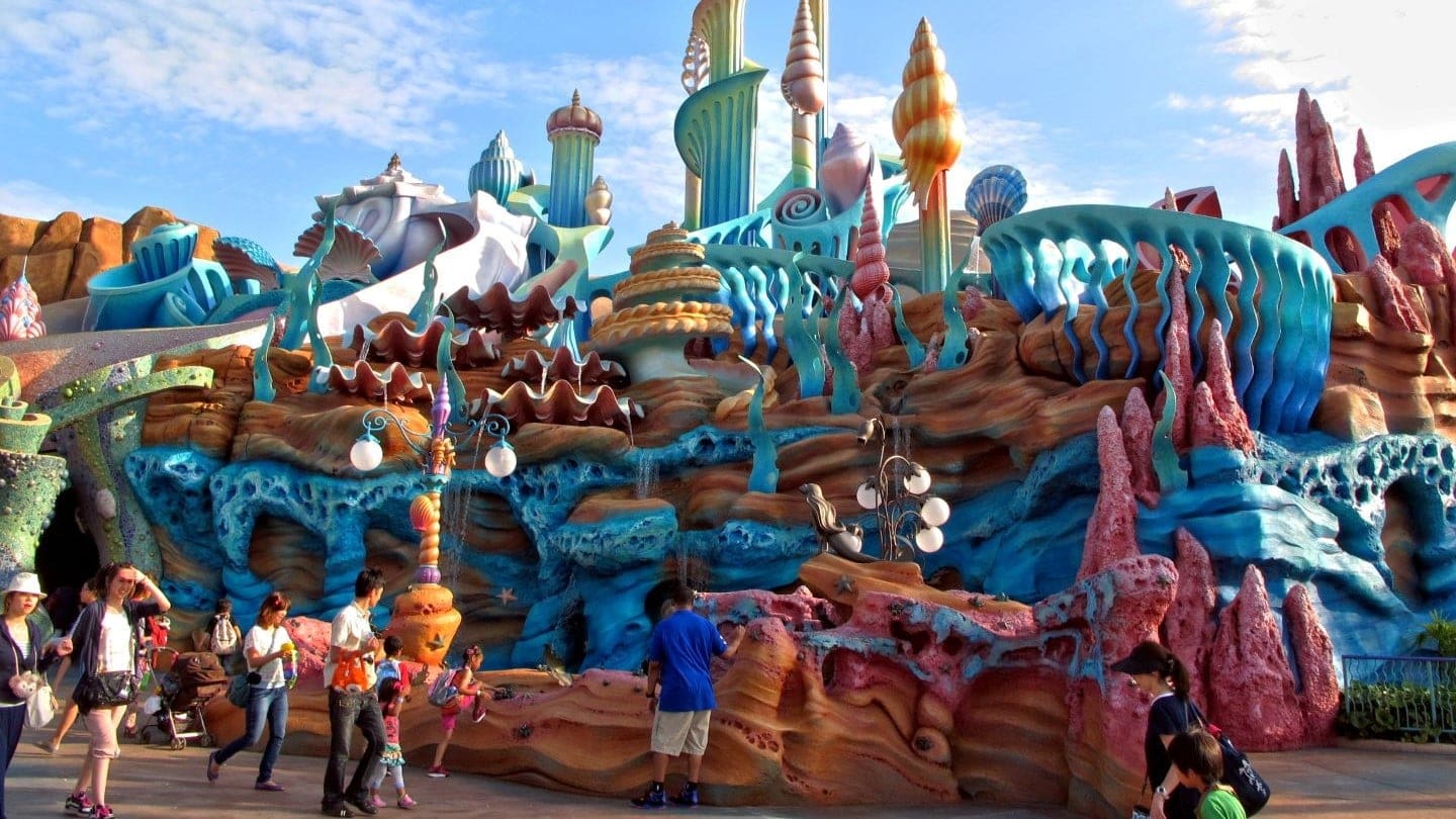 Hotels Toplists - 11 Best Disneyland Hotels in the World