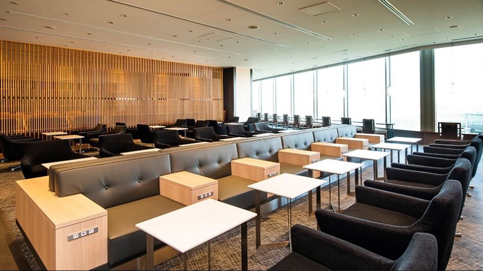 Airline review Airport experience - Japan Airlines - 7