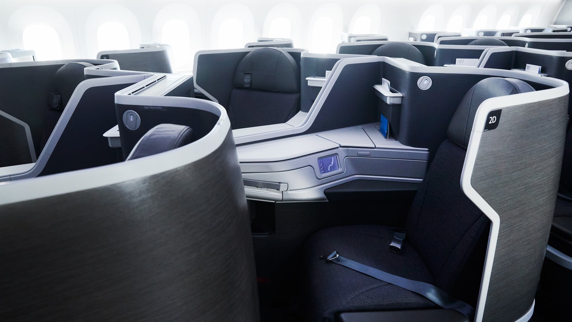 Airlines News - American Airlines - new menus and Wi-Fi packages