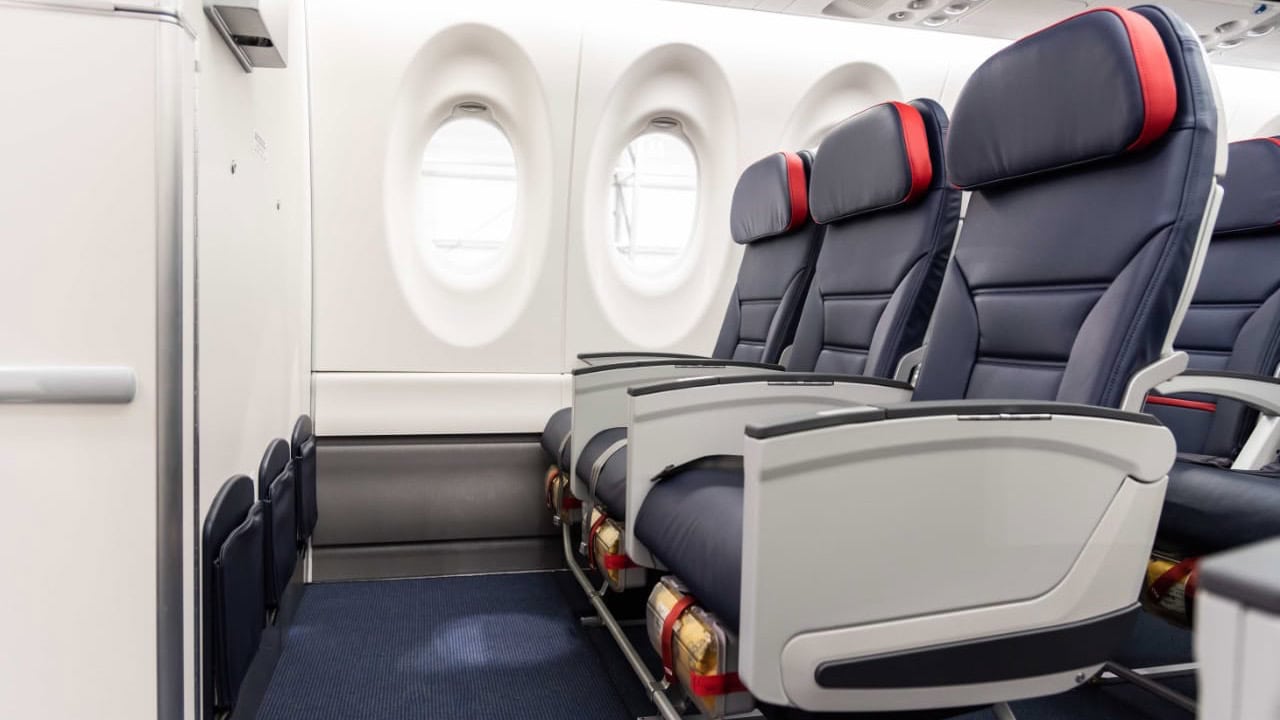 Airline review Short- & Medium-haul - Egyptair - 6