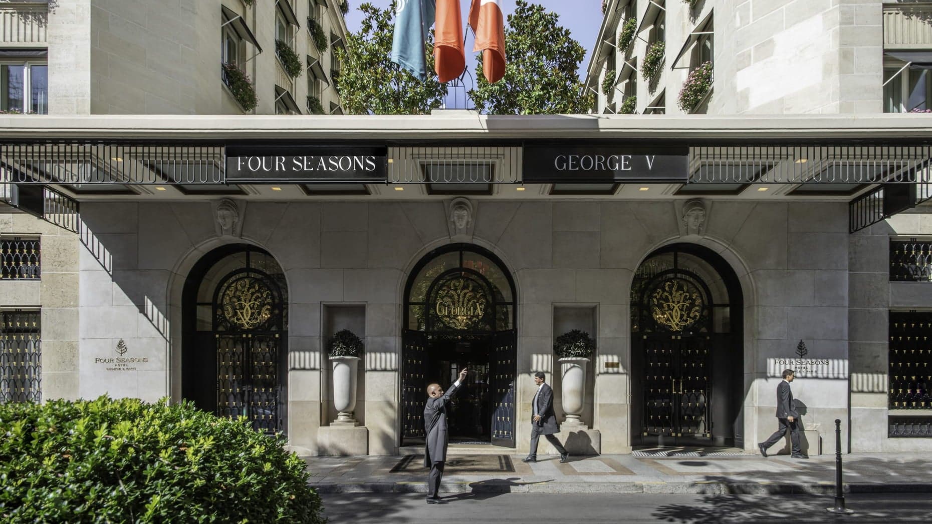Four Seasons Hotel George V, Avenue George V, Paris's main entrance