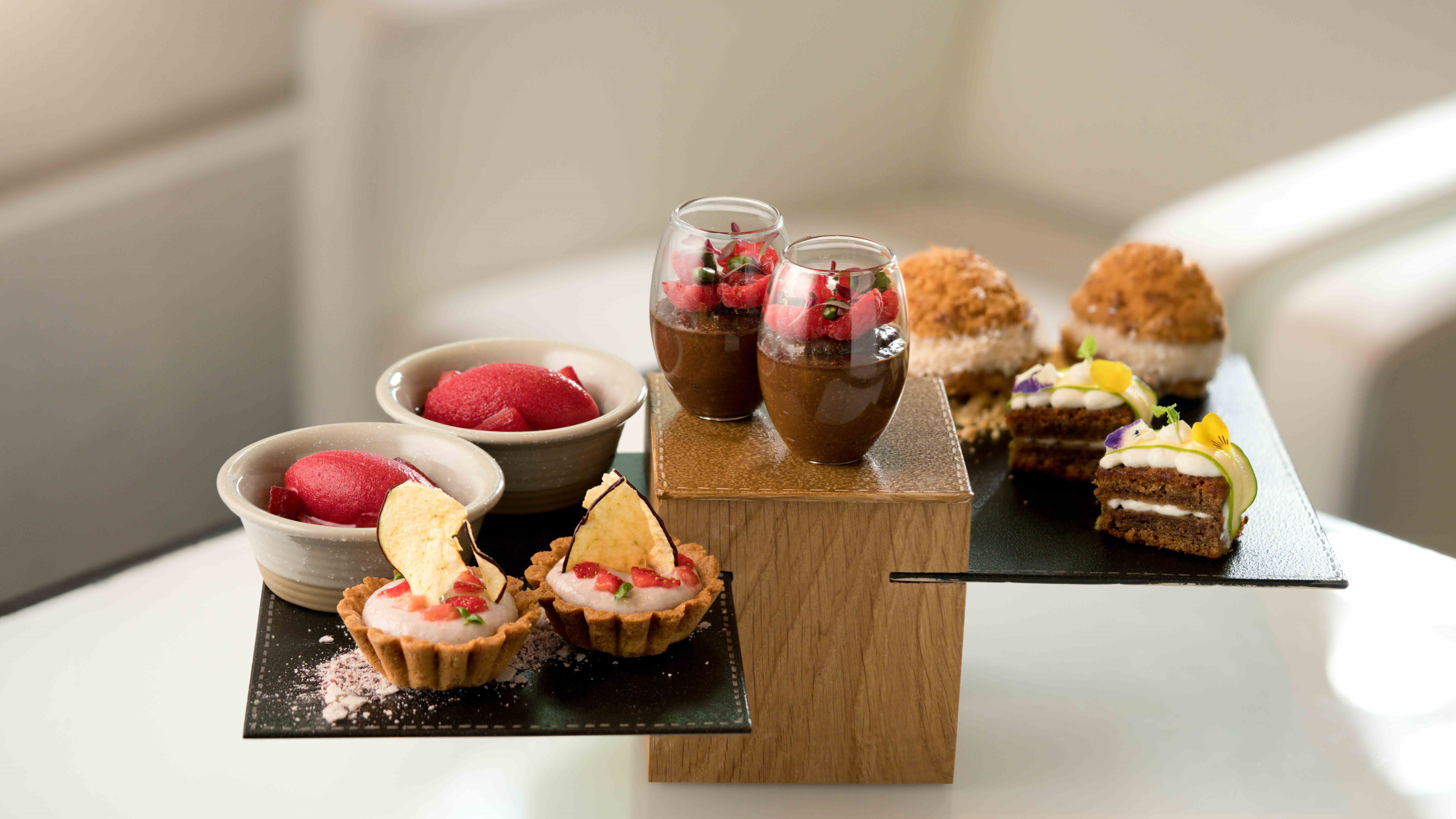 Review of COMO The Halkin