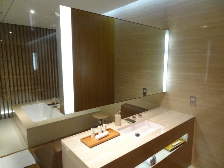 Review: Cathay Pacific lounges, Hong Kong - 2