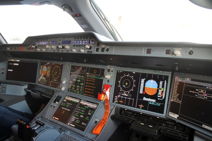 Titta in i världens nyaste passagerarflygplan Airbus A350 - Cockpit