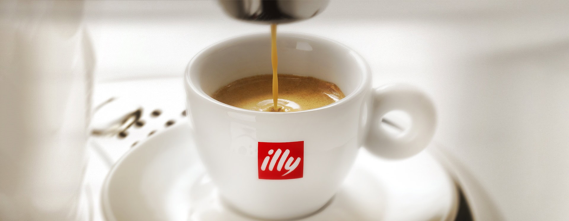 Airlines News - Air Dolomiti and Caffè Illy serve complimentary espresso in Business Class