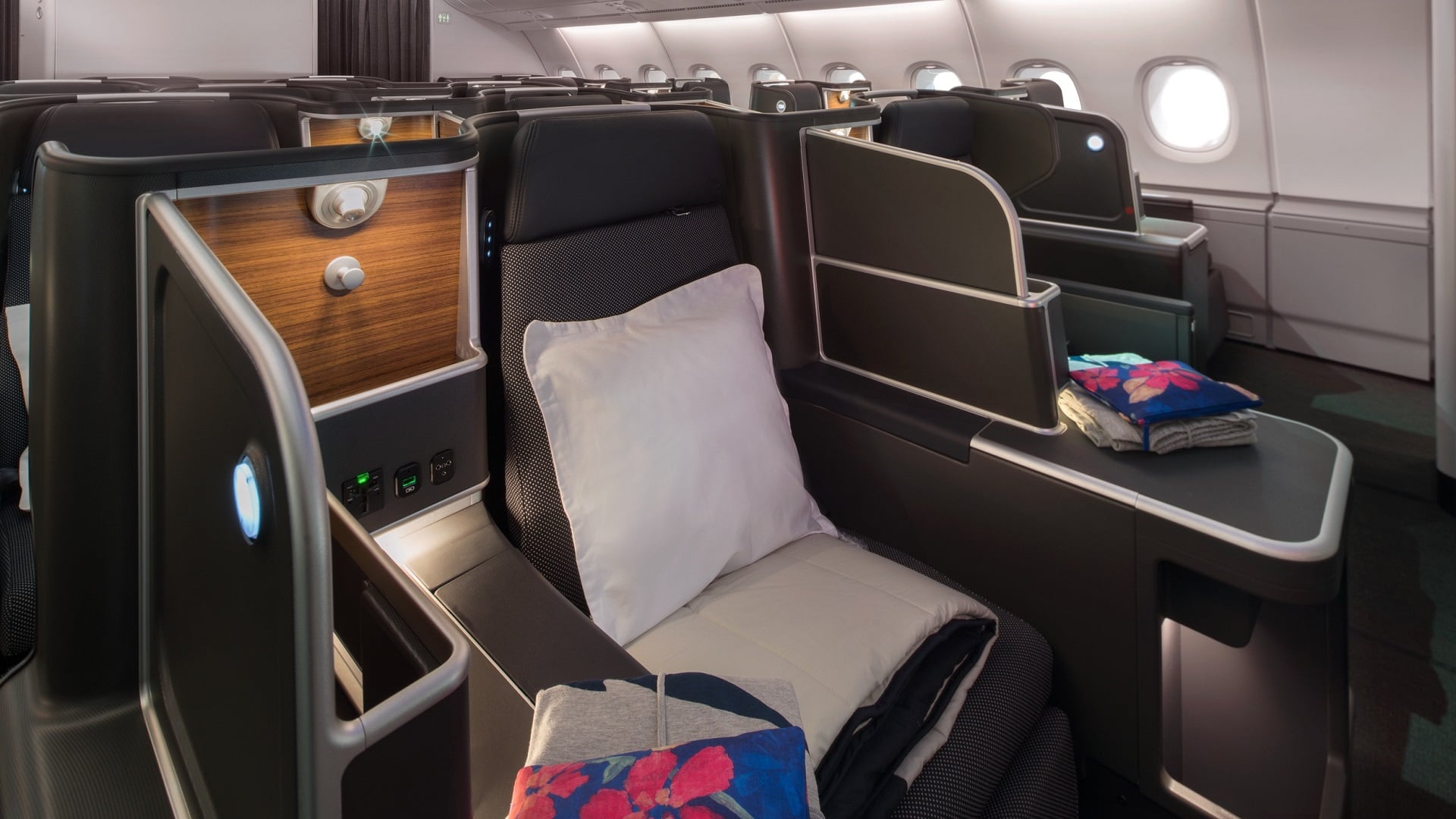 Airline review Cabin & Seat - Qantas - 3