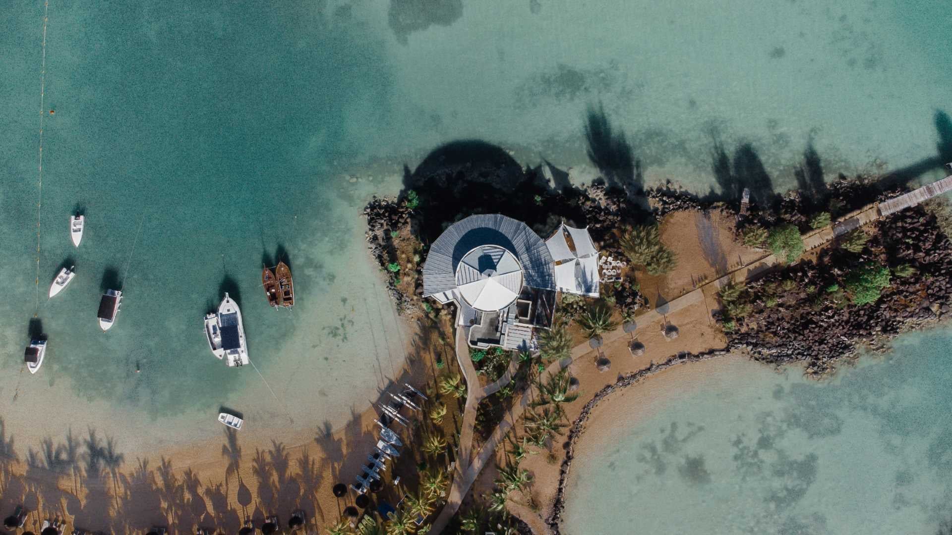 Hotel review Location' - LUX* Grand Gaube - 3