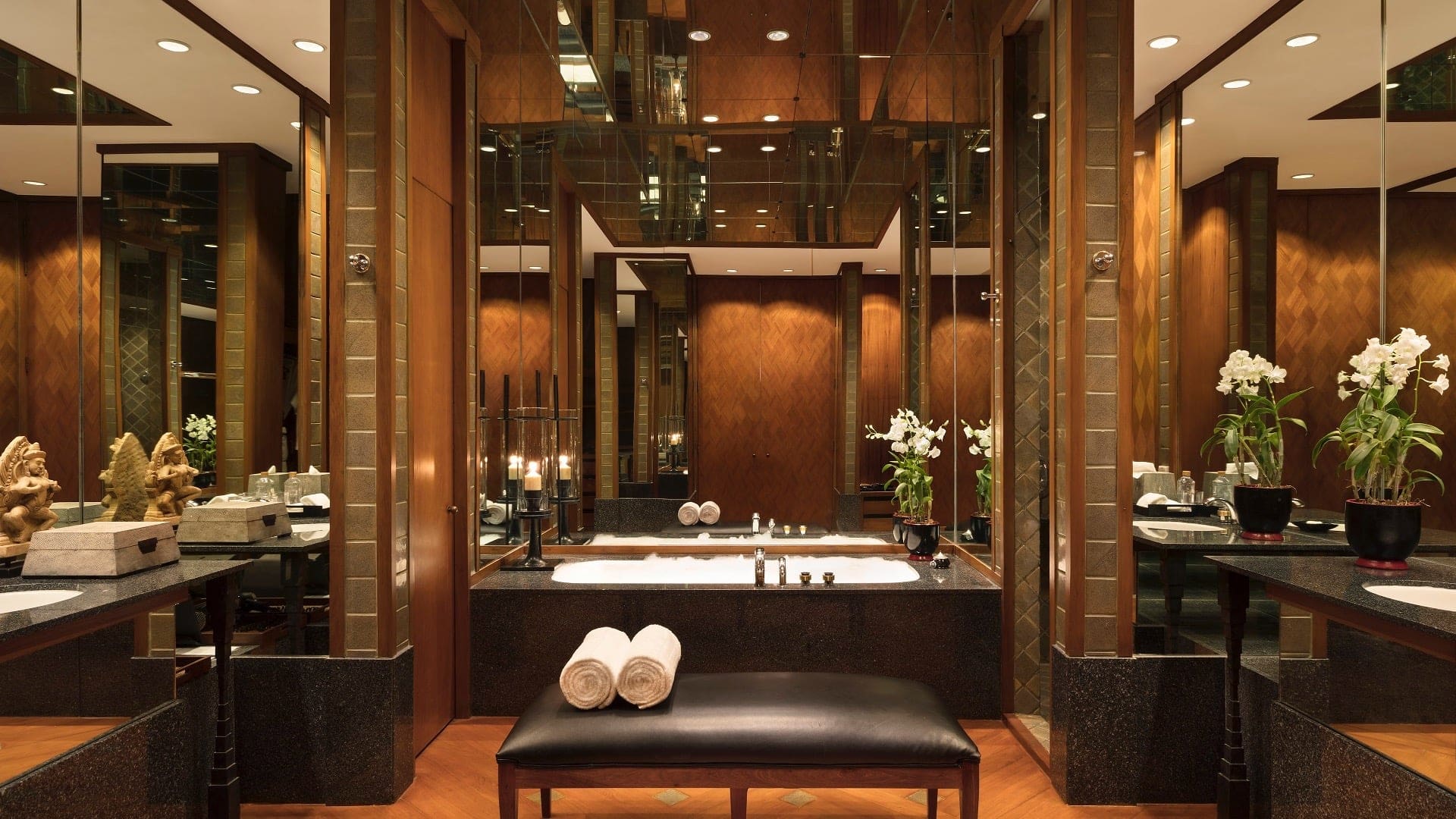 BAthroom at sukhothai hotel bangkok