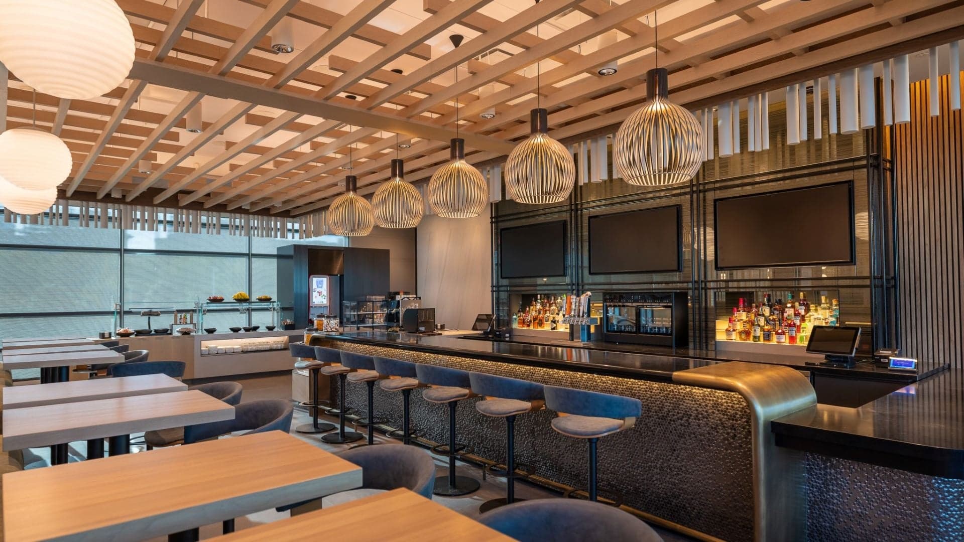 Airlines News - American Airlines and Delta open new Club Lounges in the US