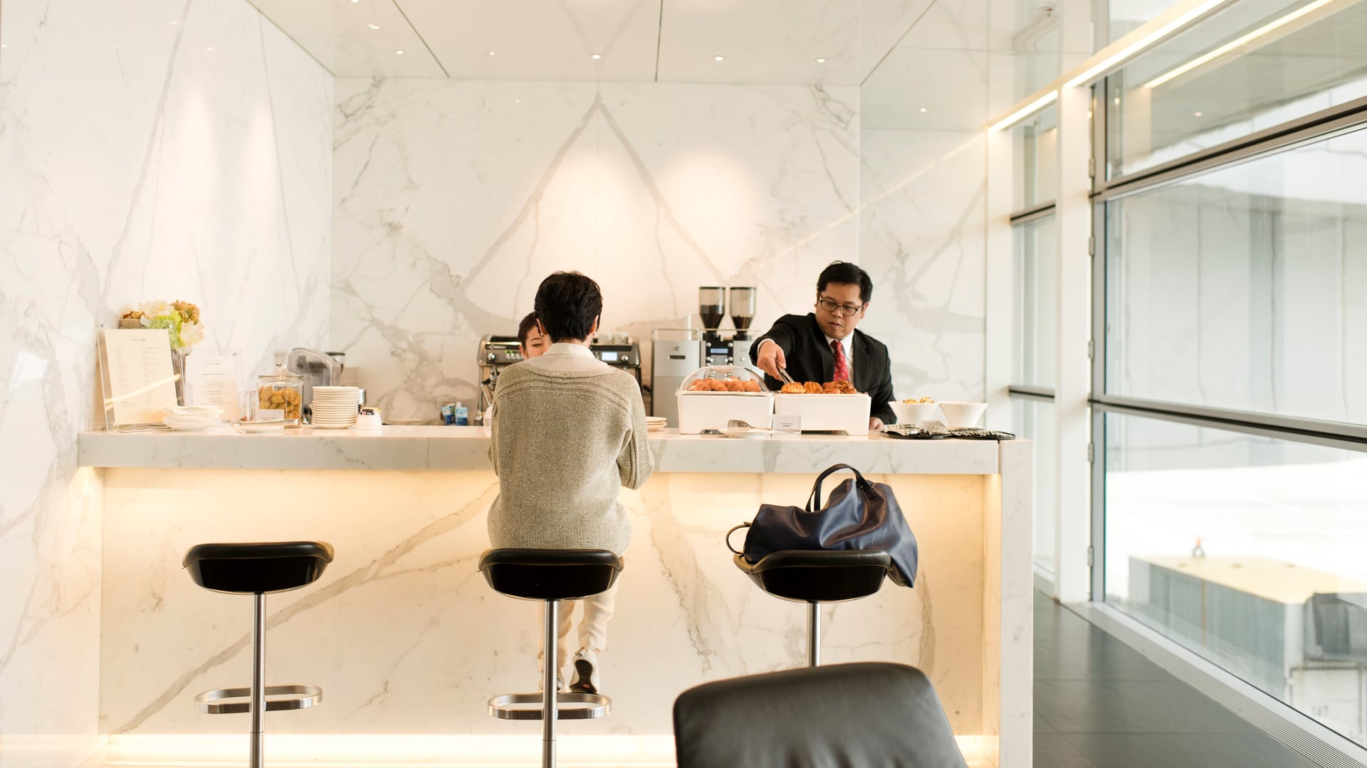 Airline review Airport experience - Cathay Pacific - 6