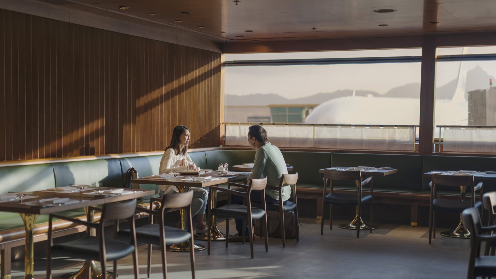 Airline review Airport experience - Cathay Pacific - 3