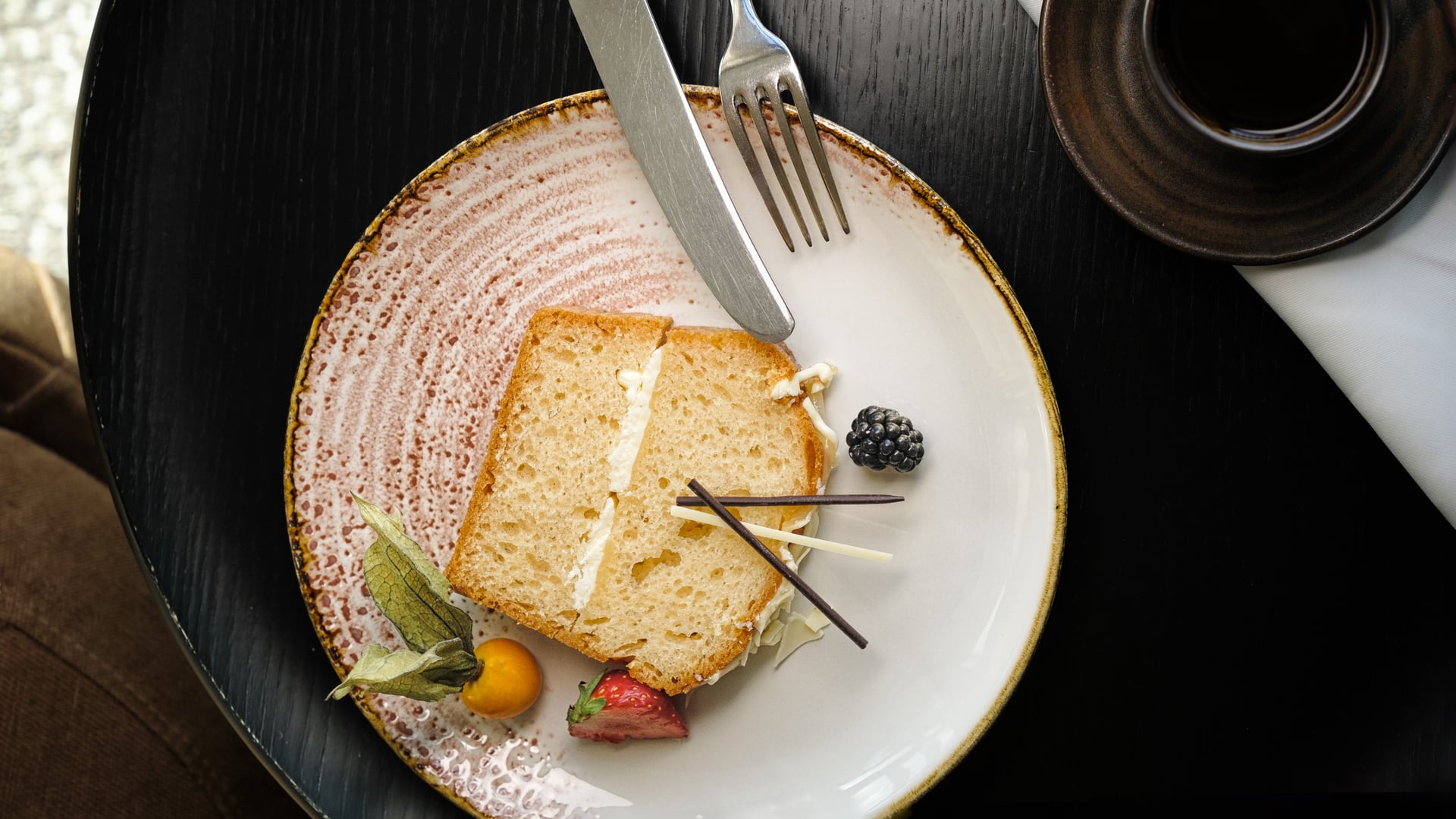 Hotel review Restaurants & Bars' - The Athenaeum Hotel & Residences  - 2