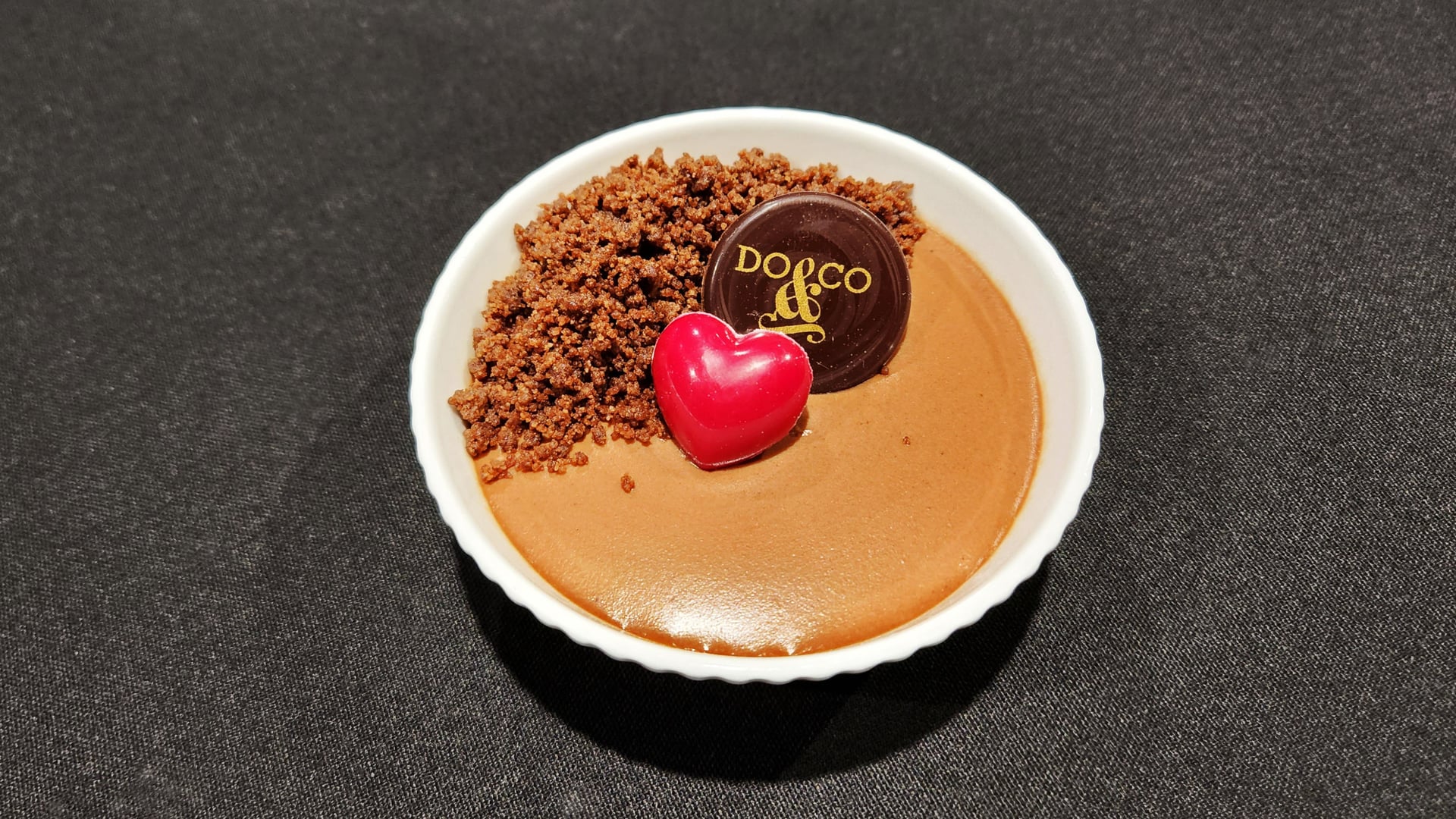 Airlines News - BA gifts sweet treats this Valentine's Day 