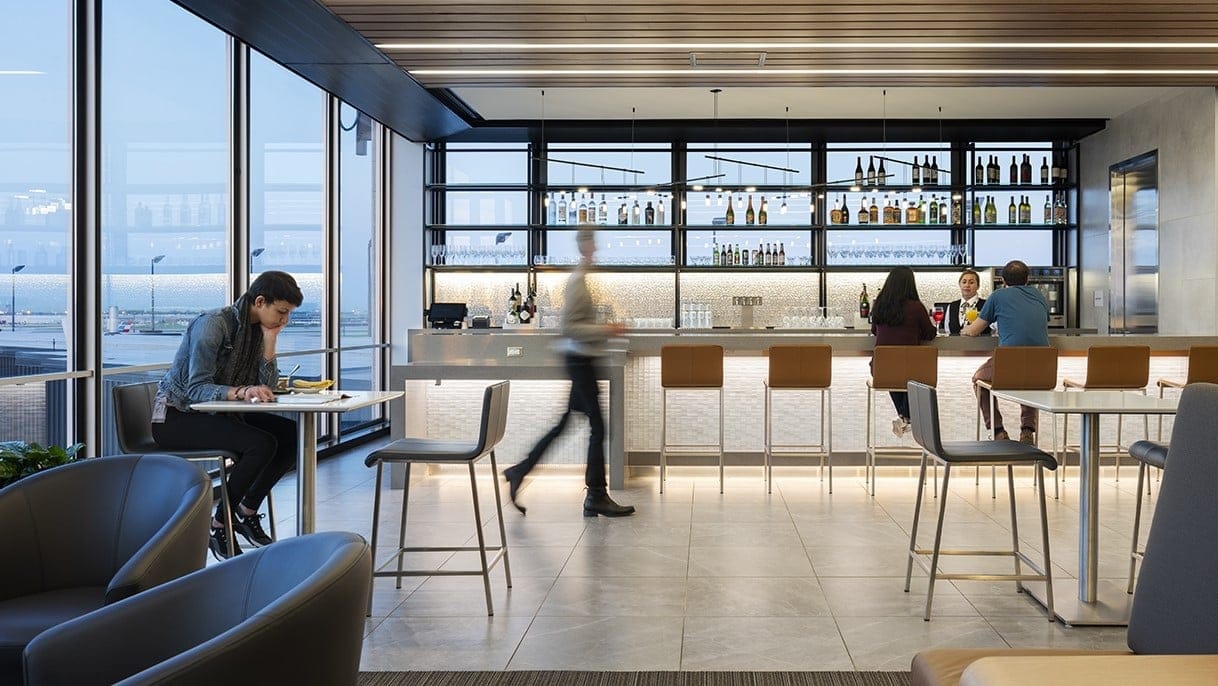 Airline review Airport experience - American Airlines - 6