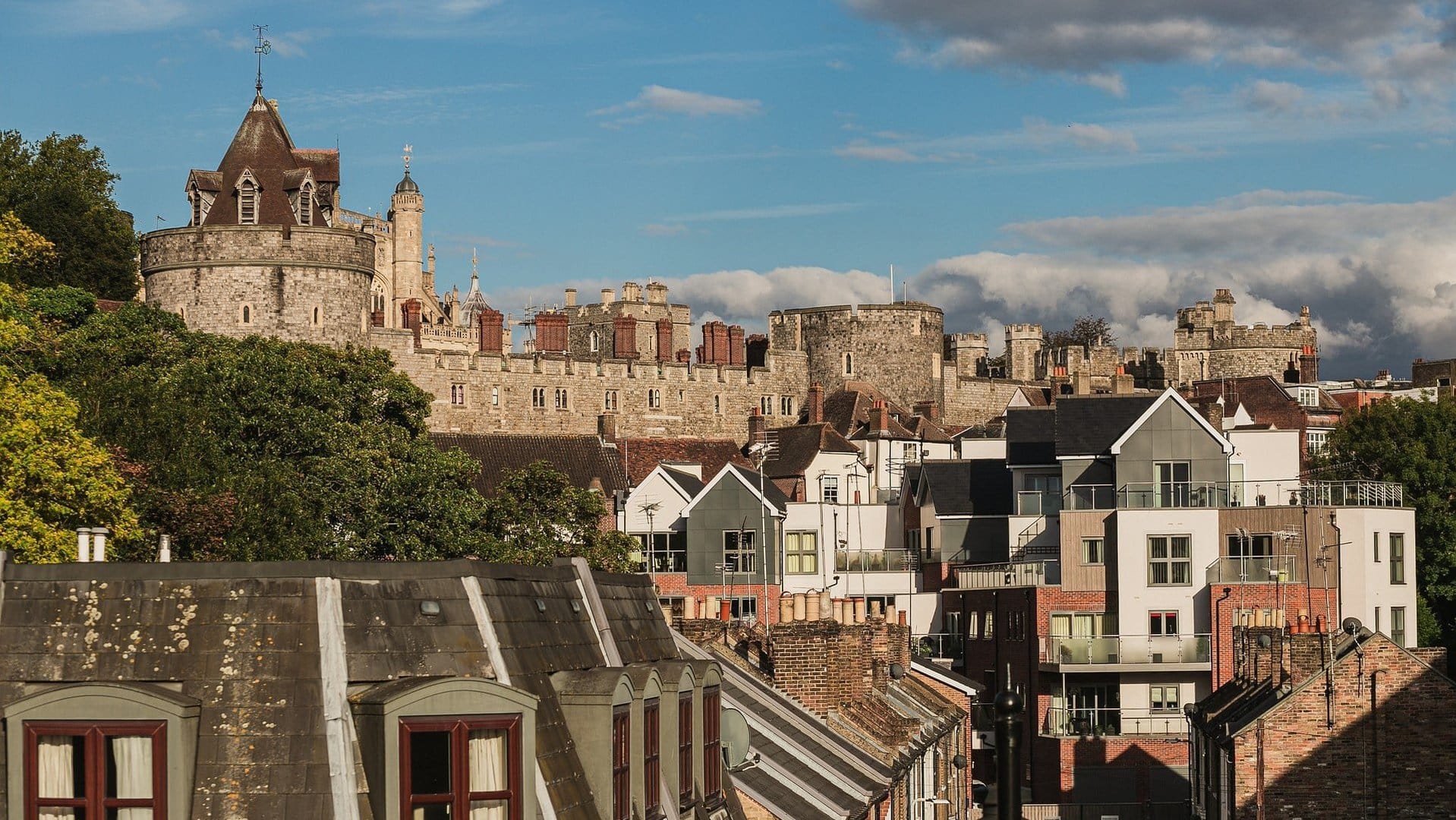 an overview of Windsor, one of the best day trips from london