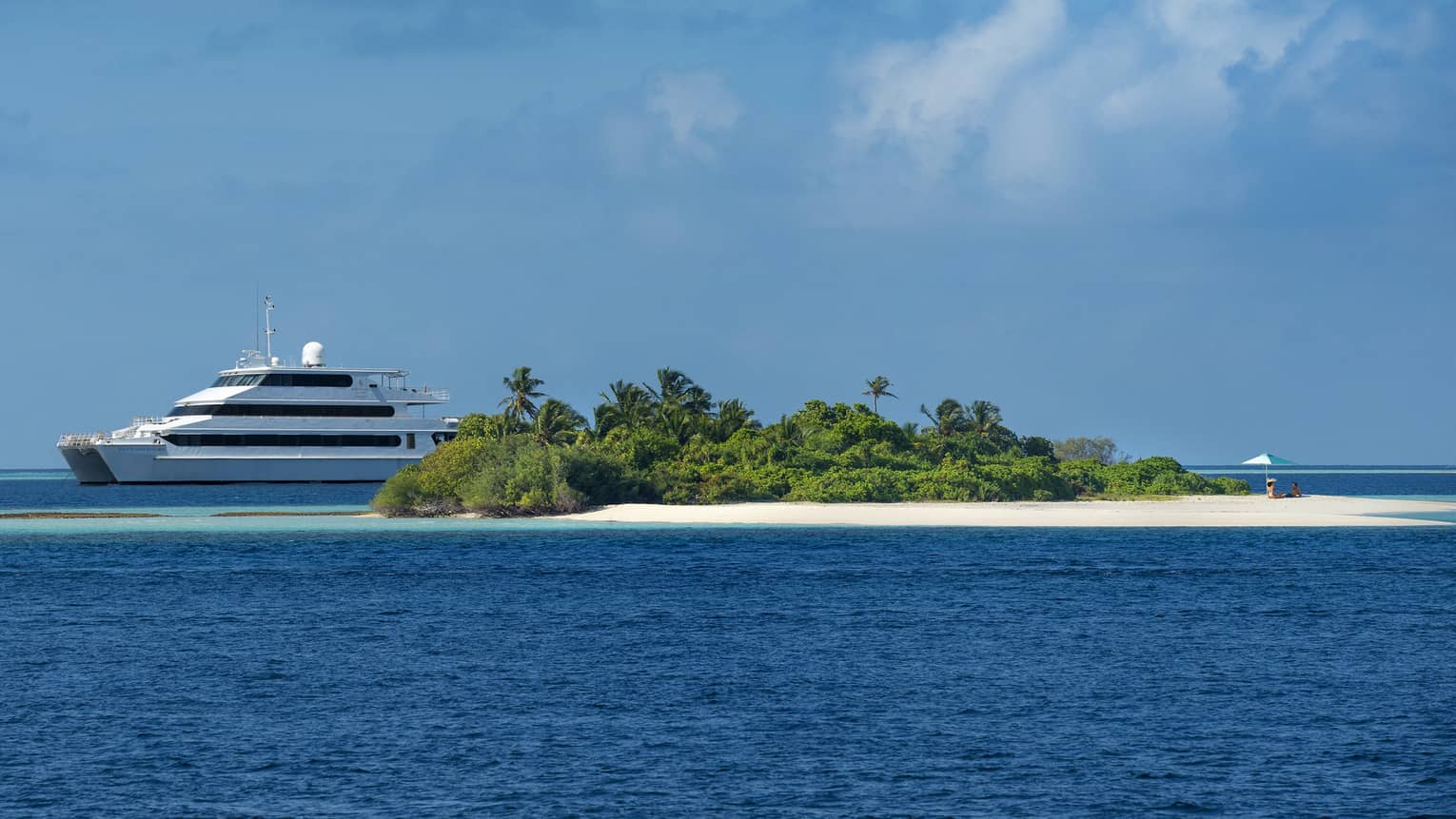 Hotel review Location' - Four Seasons Resort Maldives at Kuda Huraa - 0