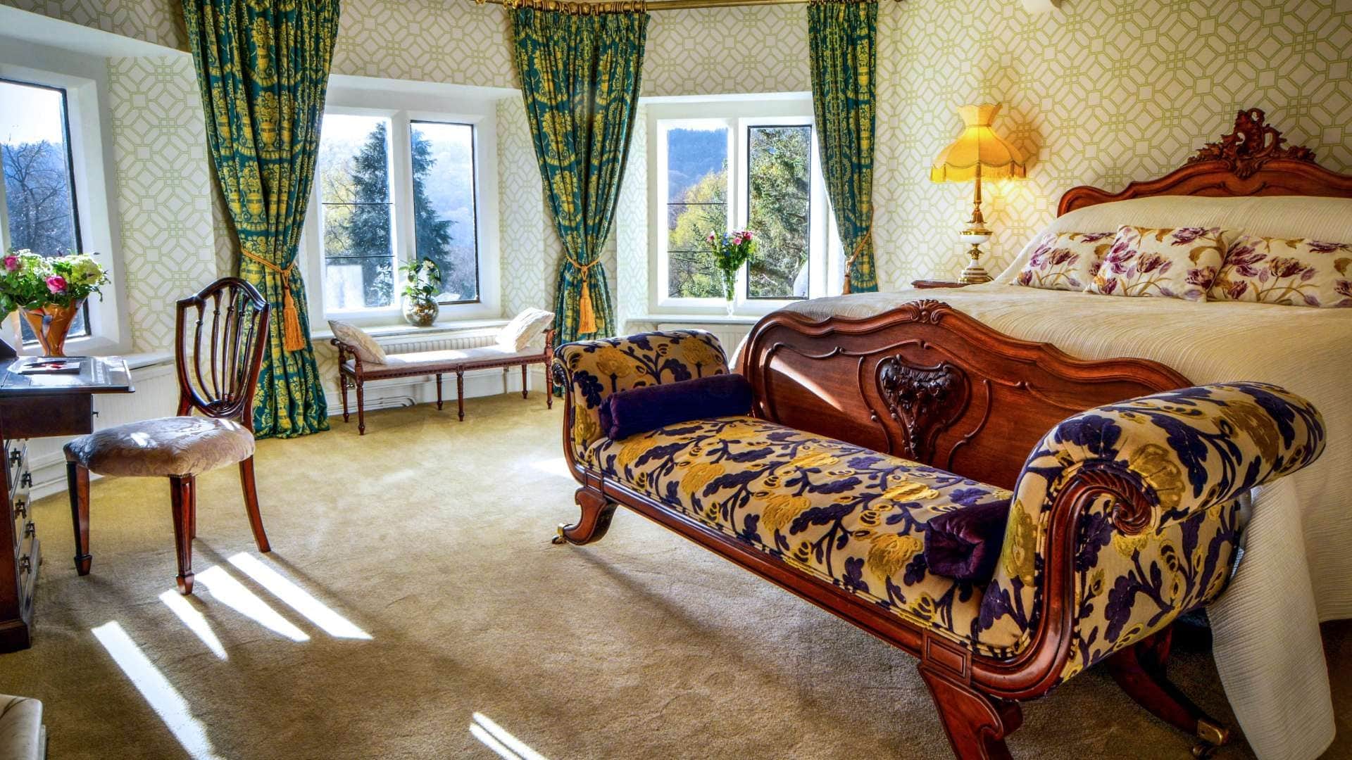 Hotel review Accommodation' - Palé Hall Hotel & Restaurant - 1