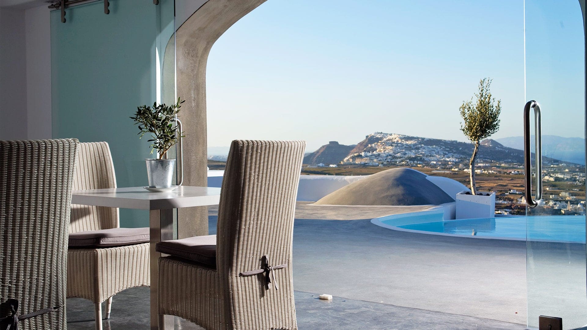 Hotels Toplists - 10 Best Luxury Hotels in Santorini