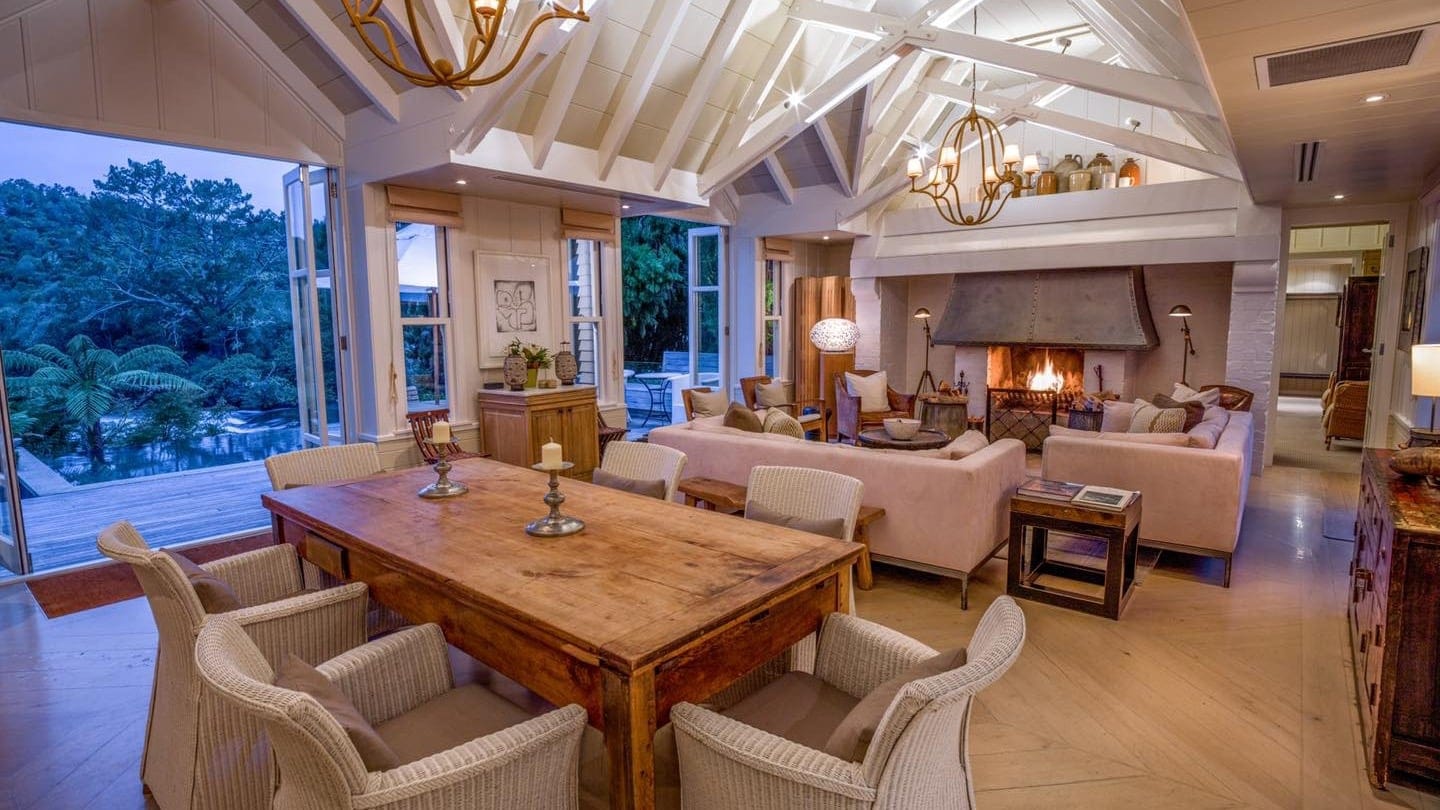 Hotels Toplists - Queen Elizabeth II - Her Majesty's Favourite Hotels