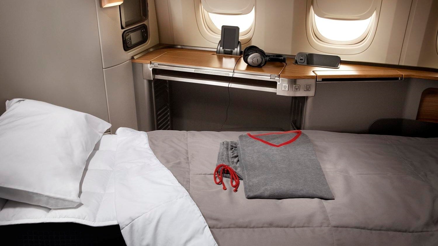 Airline review Amenities & Facilities - American Airlines - 4