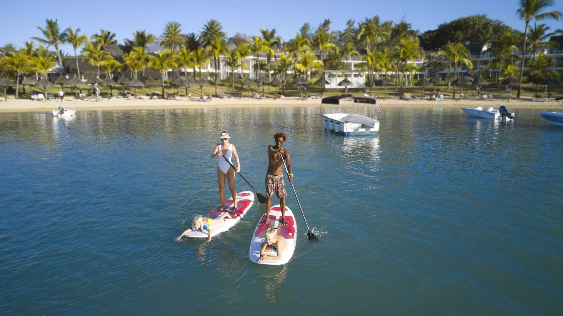 Hotel review Service & Facilities' - LUX* Grand Gaube - 14